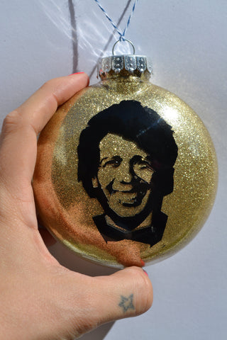 Garry Shandling Christmas tree Ornament ~ Funny and unique gift for mom, dad, coworker, Larry Sanders or a neurotic stand-up comic lover